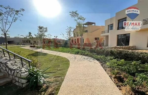 Townhouse for Sale in O West: Townhouse Middle For sale in O West with installments in prime locatio