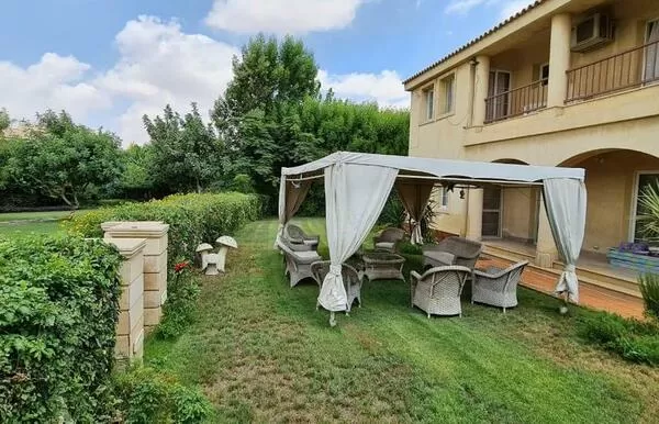 Villa for Rent in Madinaty: فيلاx للايجار 4 غرف فيووايدجاردن سعر40000تفاوض