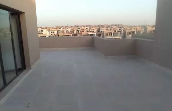 Penthouse for Rent in New Cairo City: Penthouse for rent in compound el marasem new Cairo